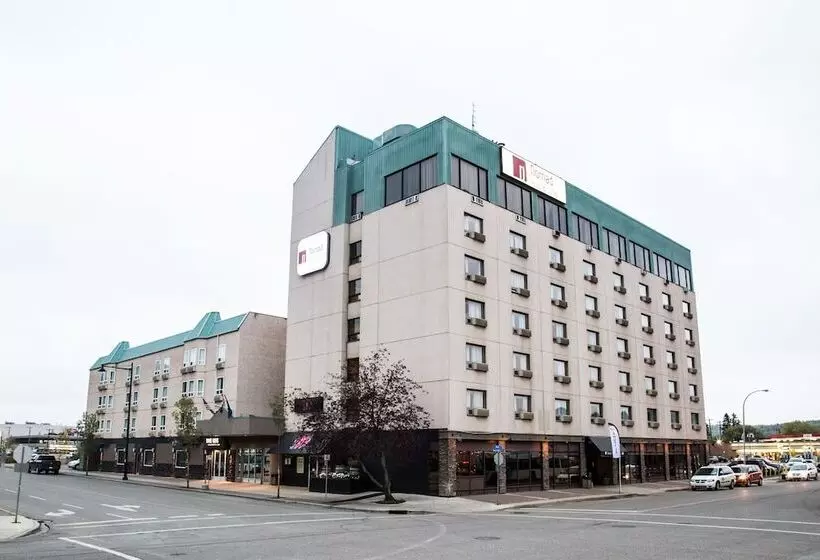 Nomad Hotel & Suites