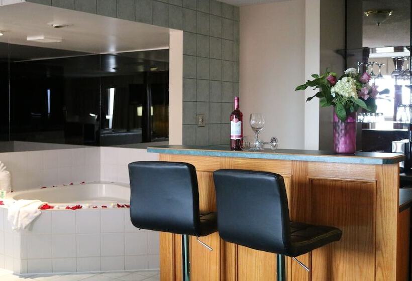 Nomad Hotel & Suites