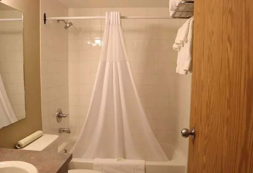 Nomad Hotel & Suites