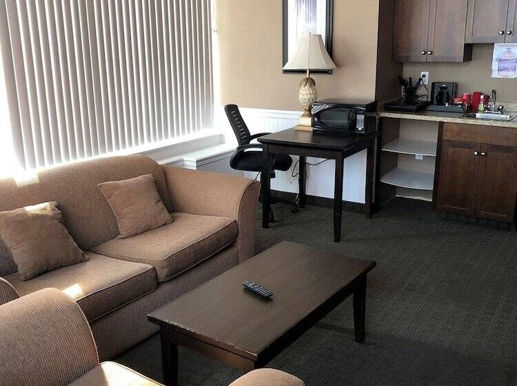 Nomad Hotel & Suites