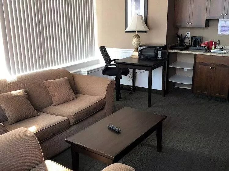 Nomad Hotel & Suites