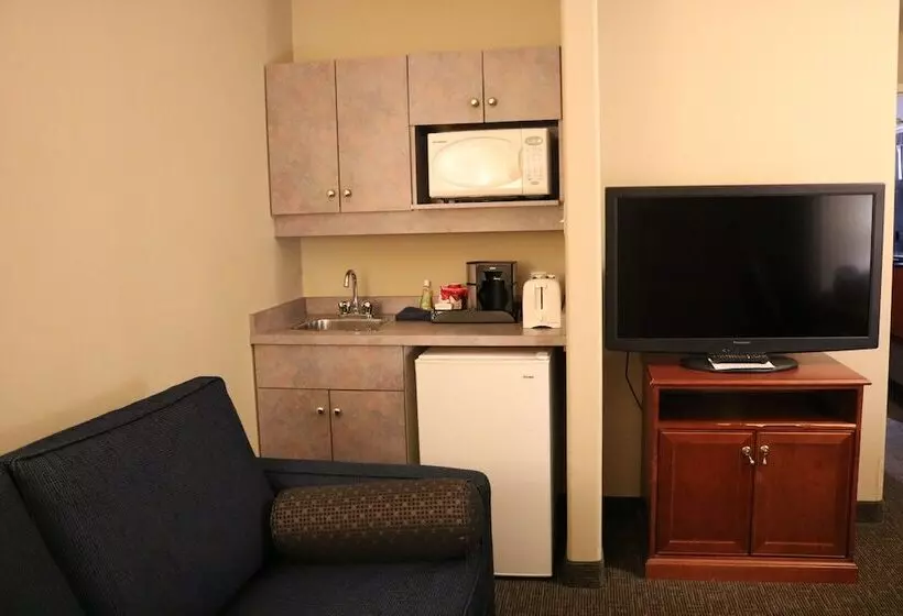 Nomad Hotel & Suites