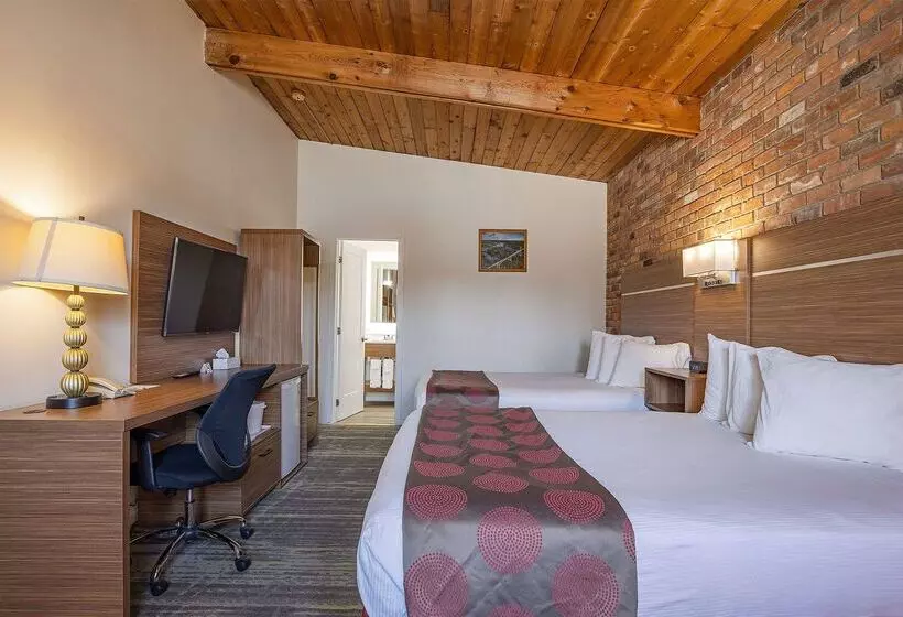 호텔 Ramada By Wyndham Gananoque Provincial Inn