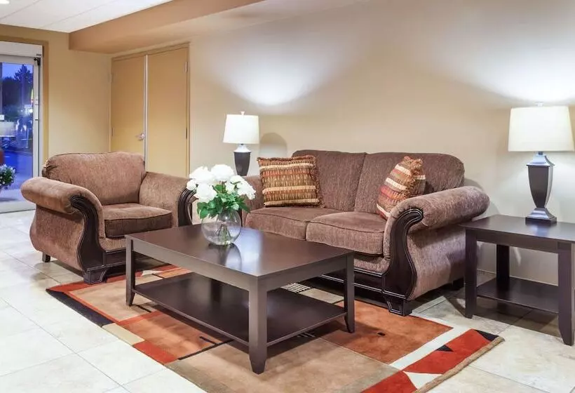 هتل Super 8 By Wyndham Abbotsford Bc