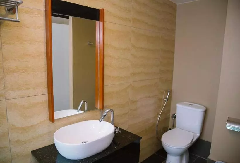 هتل The Capital Residence Suites