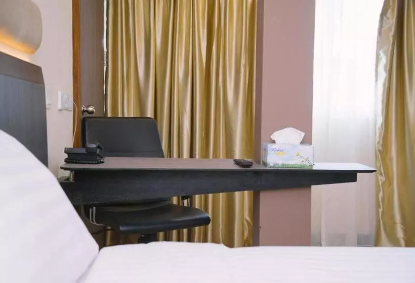 هتل The Capital Residence Suites