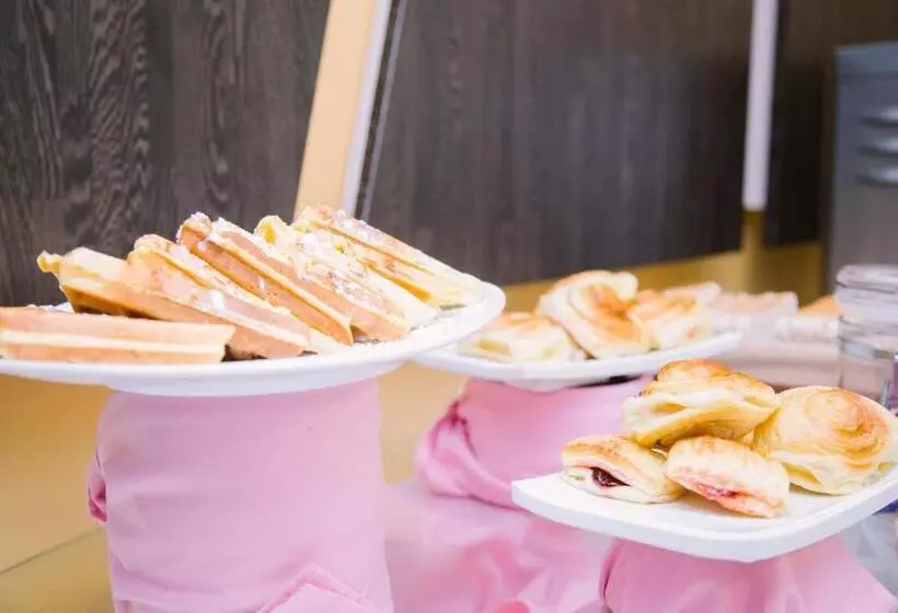 هتل The Capital Residence Suites