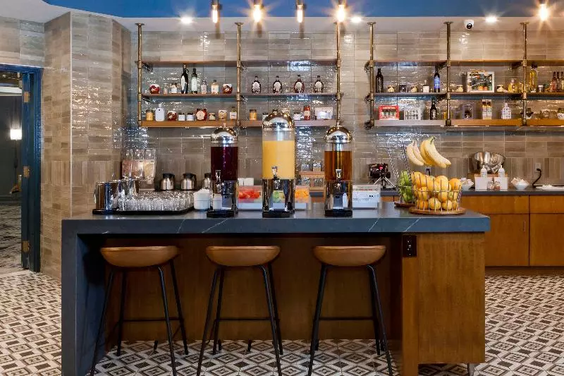 Doubletree By Hilton Windsor Hotel & Suites