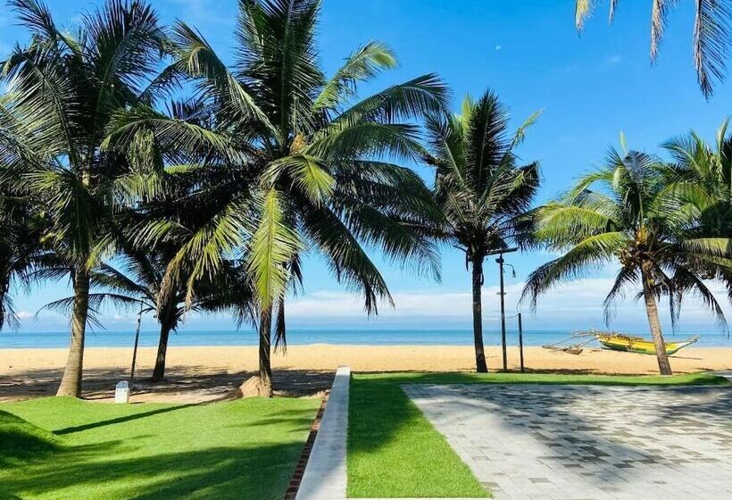 Golden Star Beach Hotel