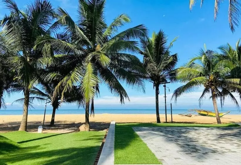 Golden Star Beach Hotel