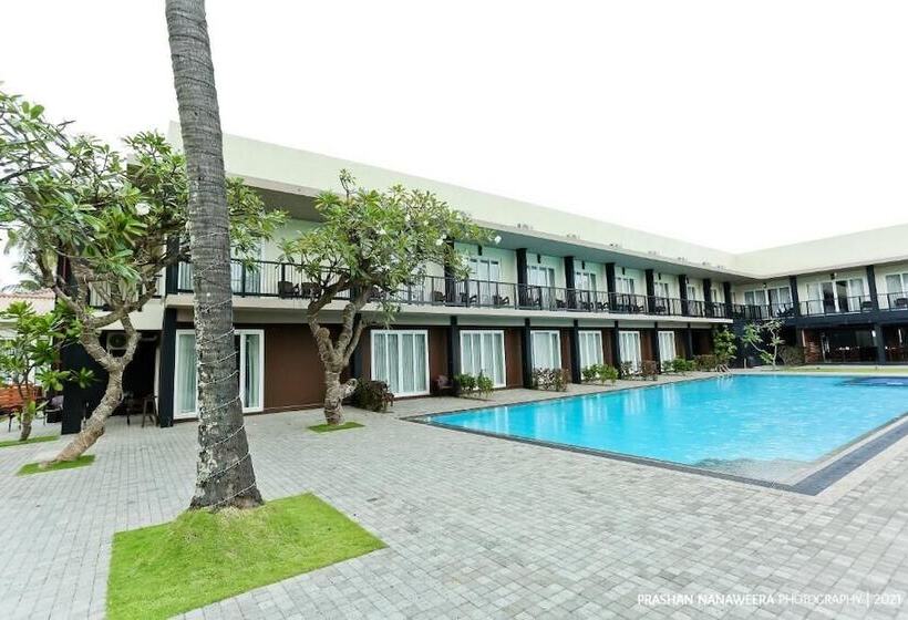 Golden Star Beach Hotel