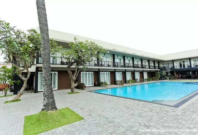 Golden Star Beach Hotel