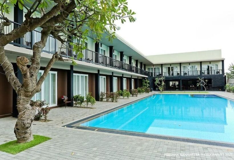 Golden Star Beach Hotel