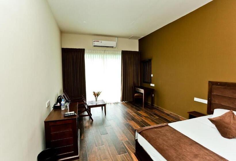 Golden Star Beach Hotel