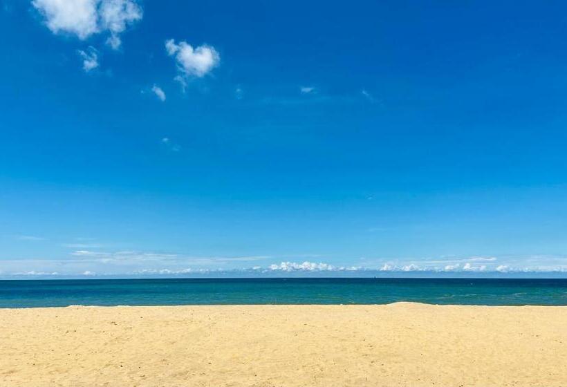 Golden Star Beach Hotel