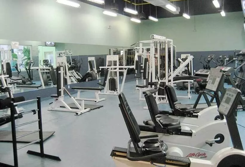 Hamilton Plaza Hotel & Conference Center