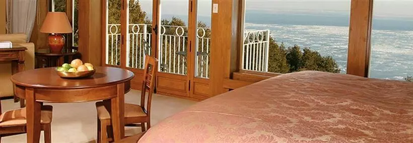 ホテル Auberge La Pinsonniere