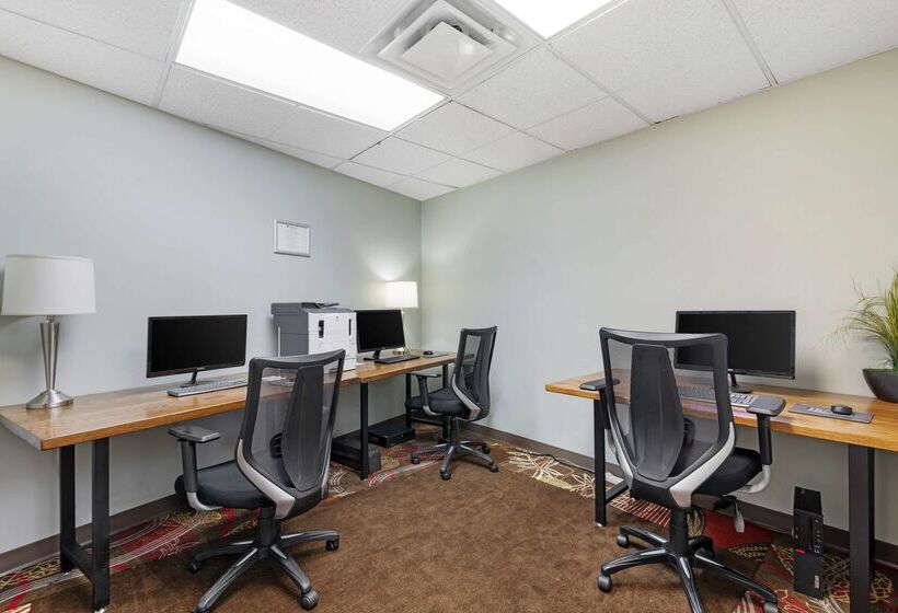 Best Western Plus Kelowna Hotel & Suites