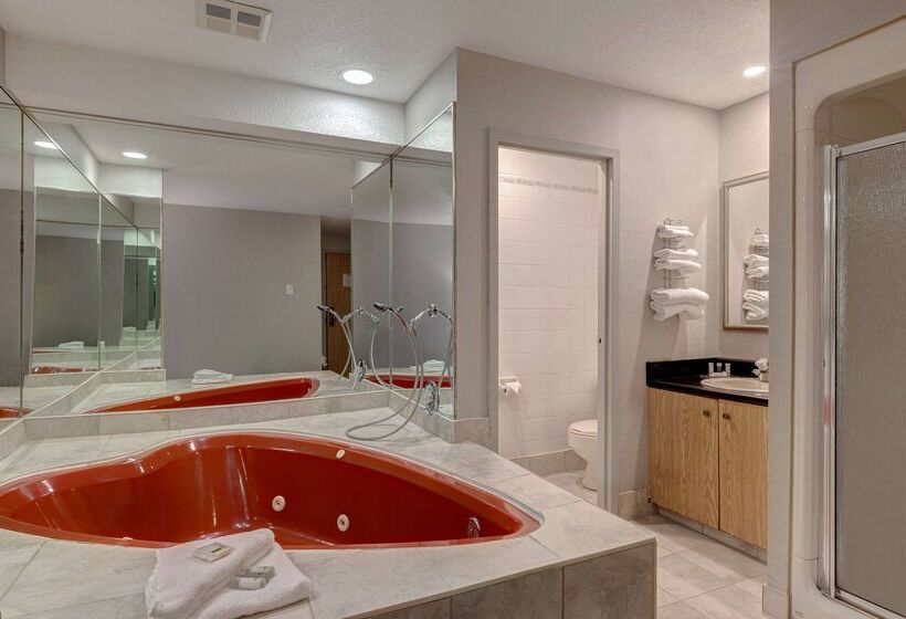 هتل Days Inn By Wyndham Niagara Falls Near The Falls