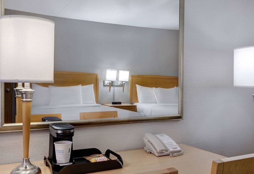 Hotel Days Inn By Wyndham Niagara Falls Near The Falls