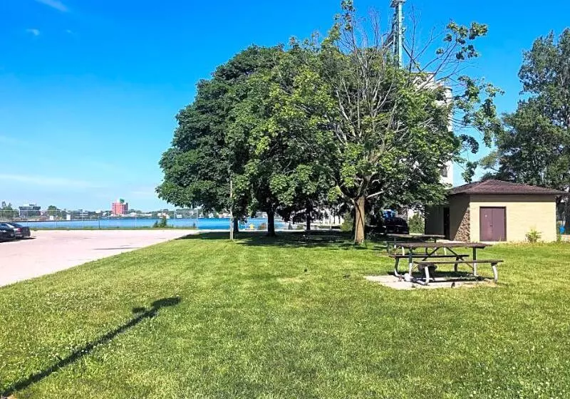 Hotel Days Inn By Wyndham Sarnia Harbourfront