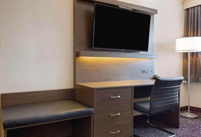 هتل Days Inn & Conference Centre By Wyndham Prince Albert