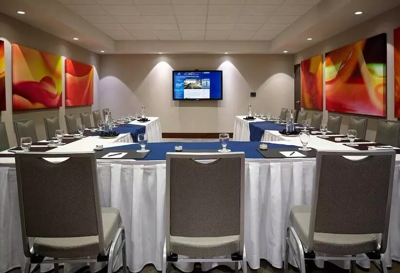 Delta Hotels By Marriott Kingston Waterfront