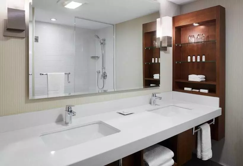 Delta Hotels By Marriott Kingston Waterfront