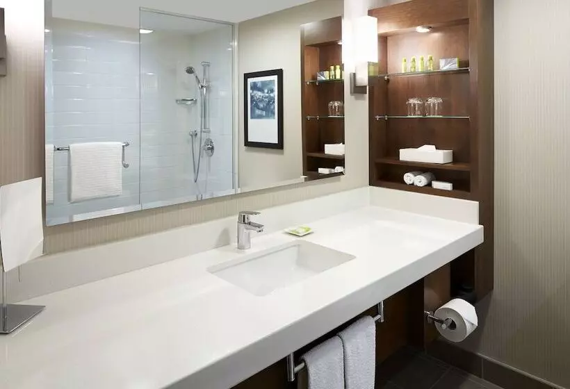 Delta Hotels By Marriott Kingston Waterfront