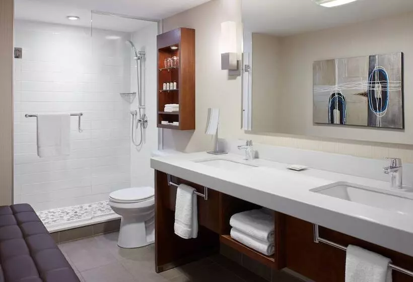 Delta Hotels By Marriott Kingston Waterfront