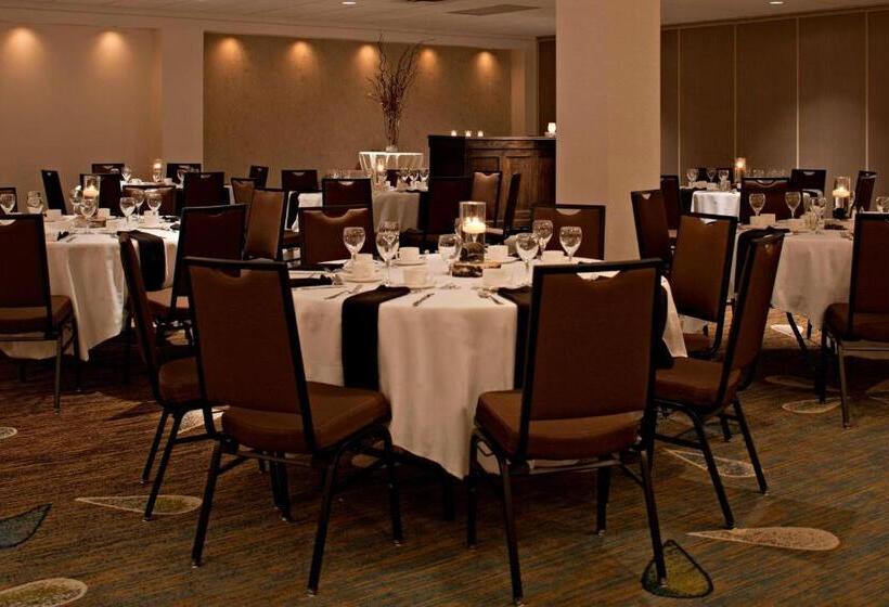 Delta Hotels By Marriott Winnipeg