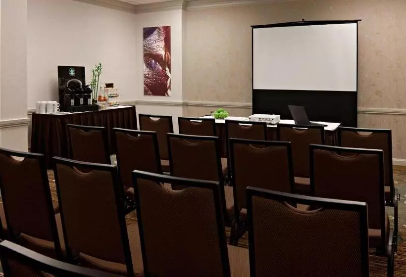 Delta Hotels By Marriott Winnipeg