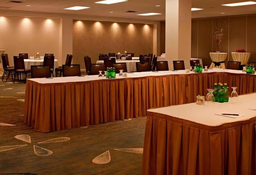 Delta Hotels By Marriott Winnipeg