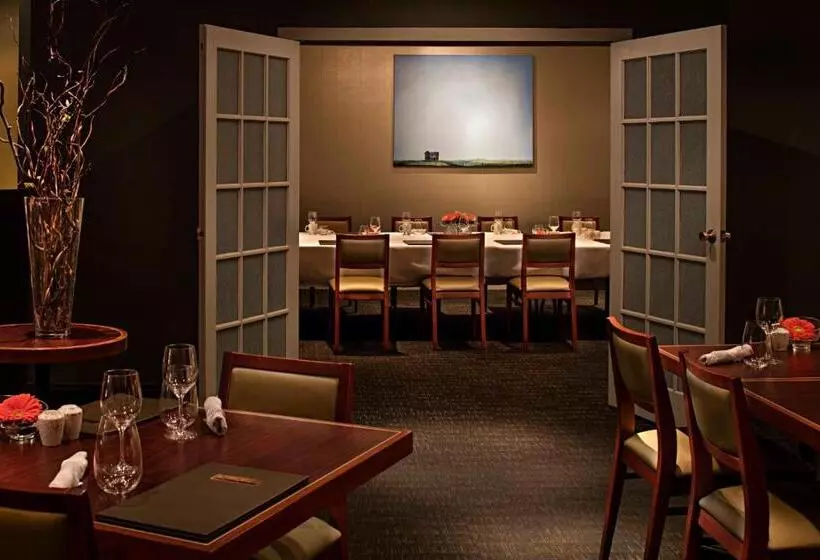 Delta Hotels By Marriott Winnipeg