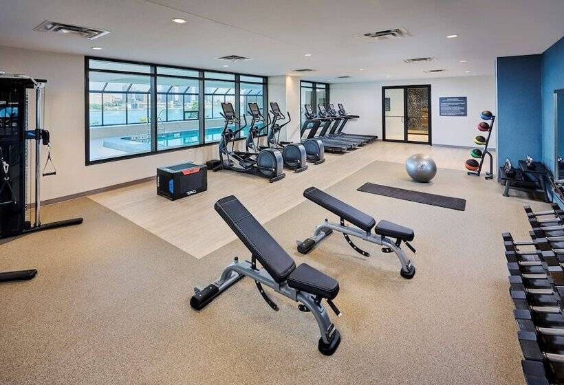 Doubletree By Hilton Windsor Hotel & Suites