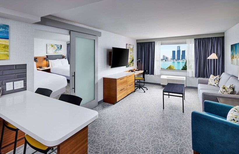 Doubletree By Hilton Windsor Hotel & Suites