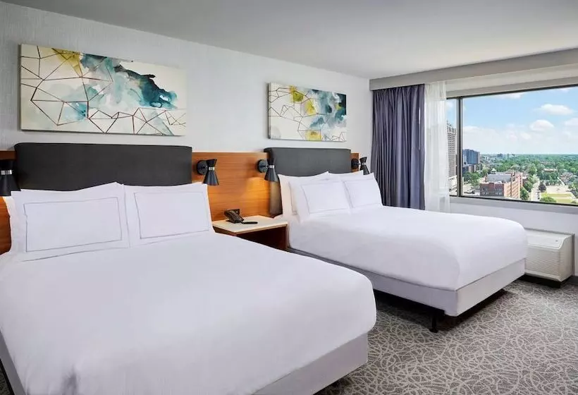 Doubletree By Hilton Windsor Hotel & Suites