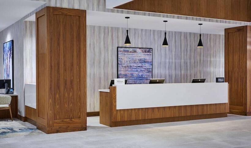 Doubletree By Hilton Windsor Hotel & Suites