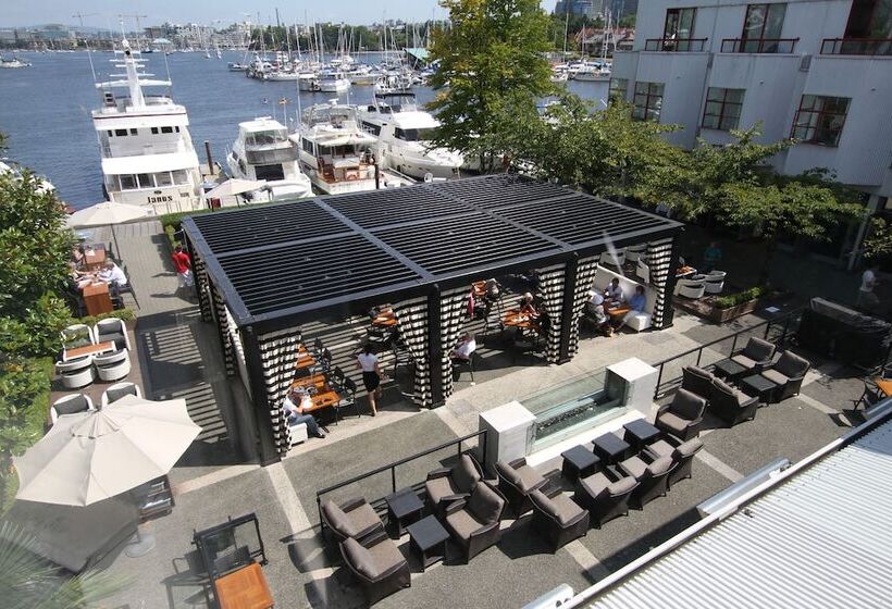 هتل Granville Island