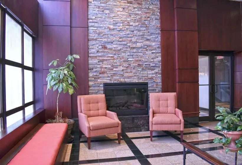 Hamilton Plaza Hotel & Conference Center