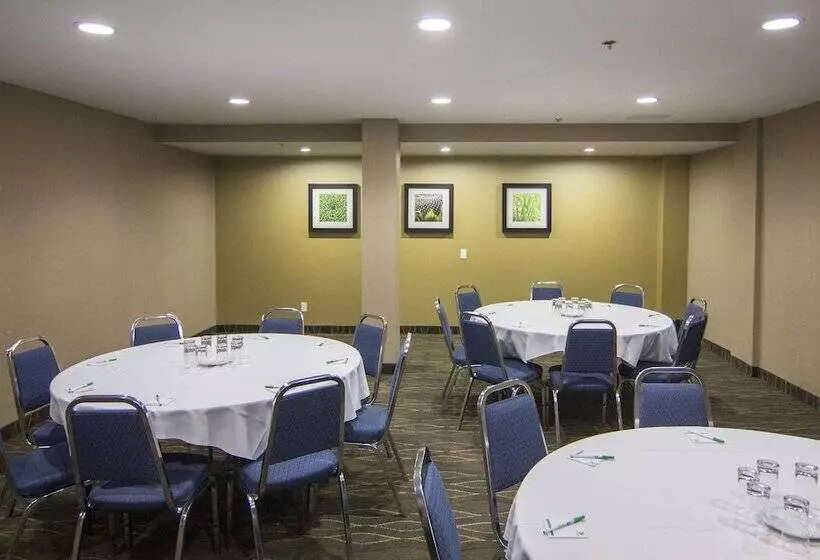 Hotel Holiday Inn Sudbury, An Ihg