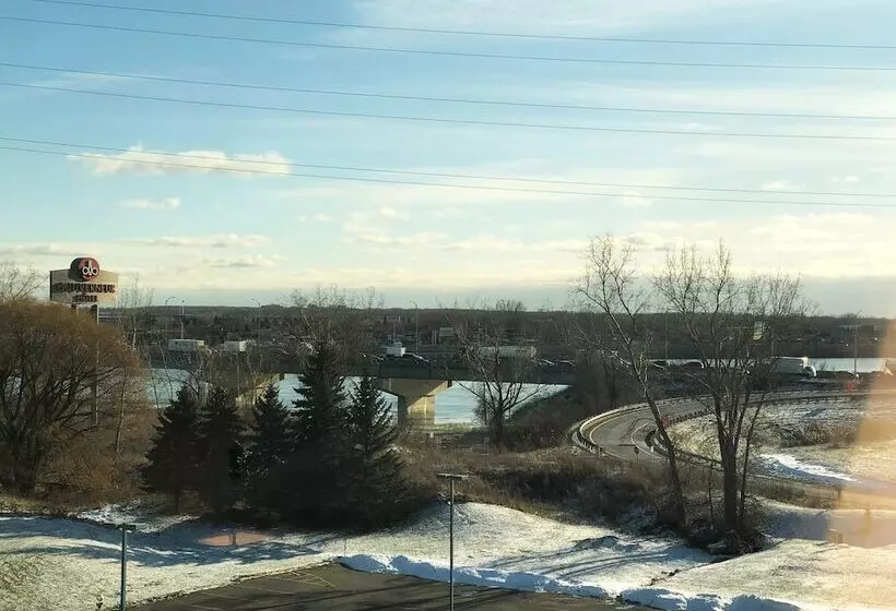 Отель Hôtels Gouverneur Montréal   île Charron