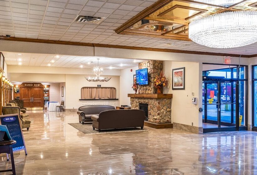 Hotel Ramada By Wyndham Thunder Bay Airlane