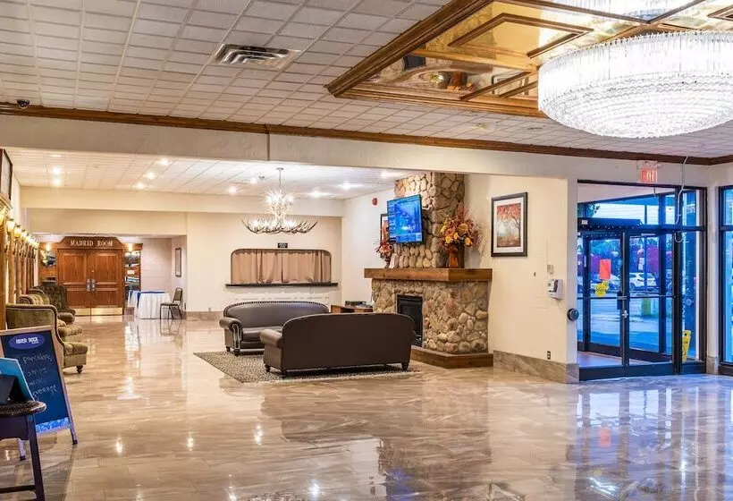 Hotel Ramada By Wyndham Thunder Bay Airlane