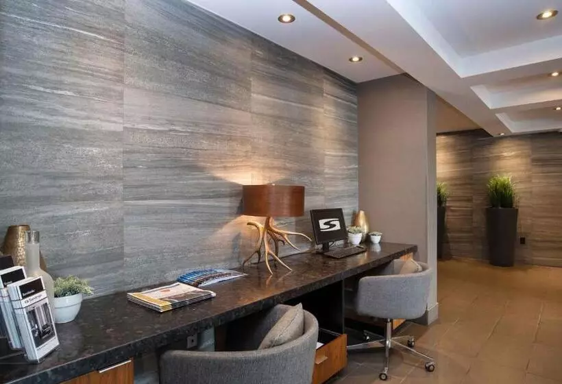 Sandman Hotel Vernon