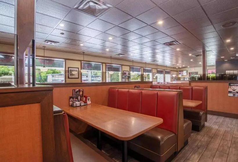 Sandman Hotel Vernon