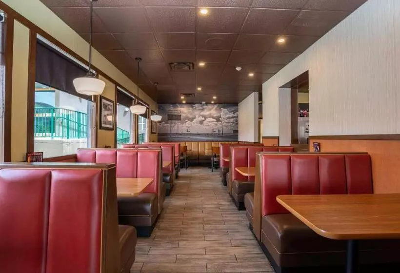 Sandman Hotel Vernon