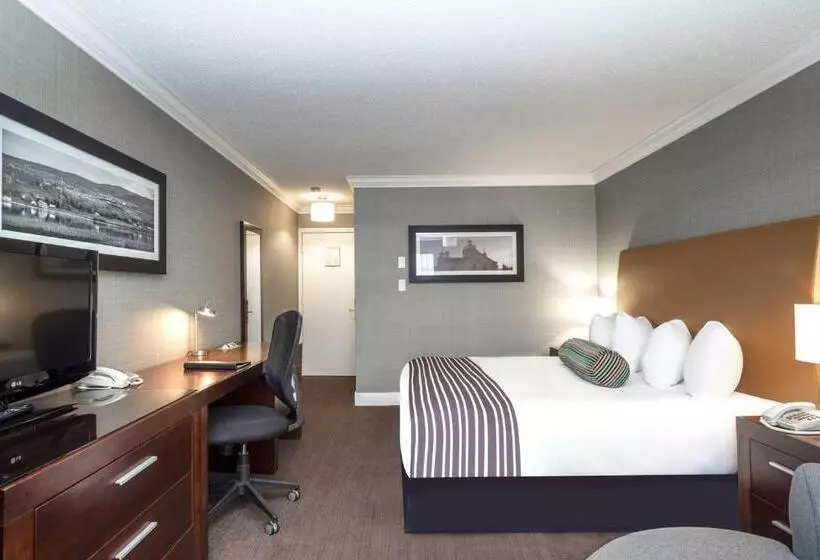 Sandman Hotel Vernon