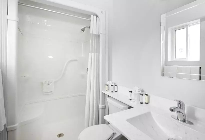 The Falls Hotel & Inn