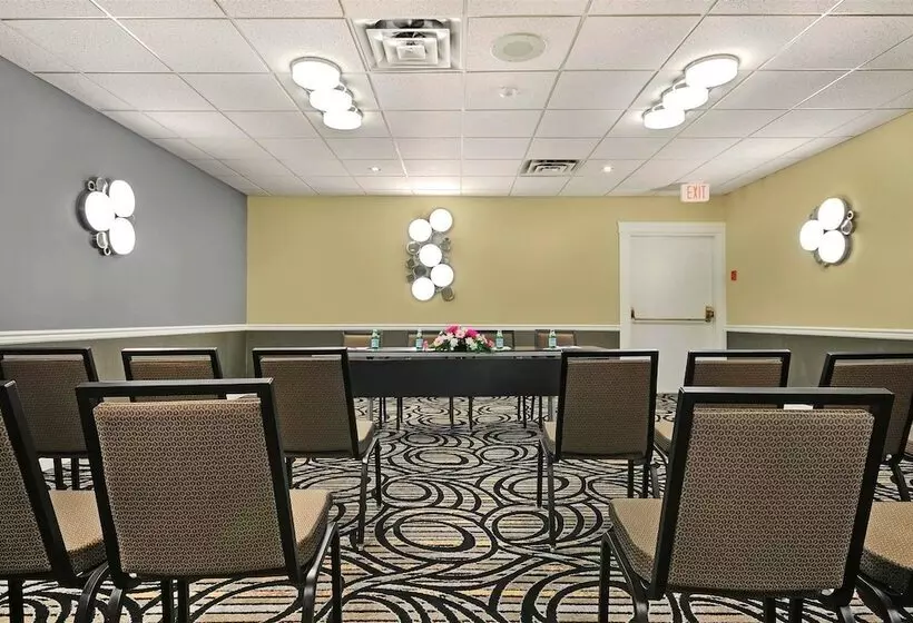 호텔 The Hospitality Inn